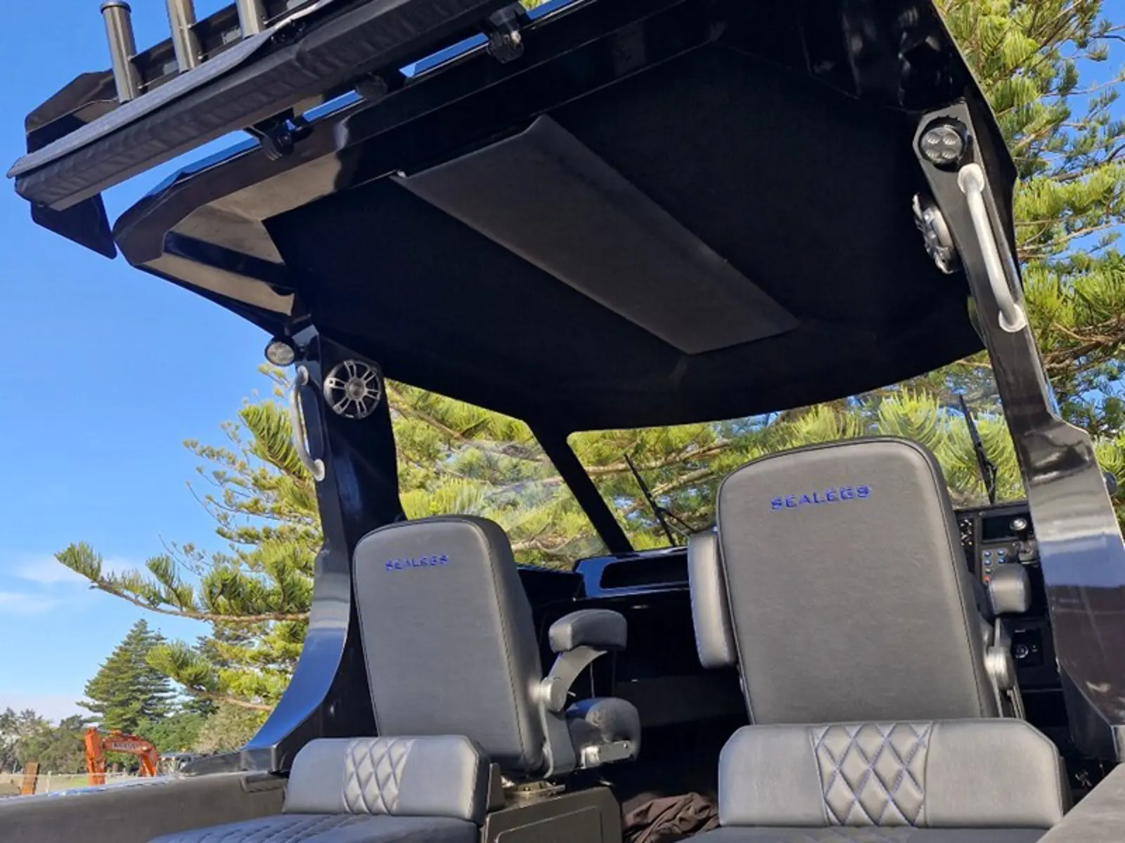 Sealegs 8.6m Alloy MAX — photo 3 of 11