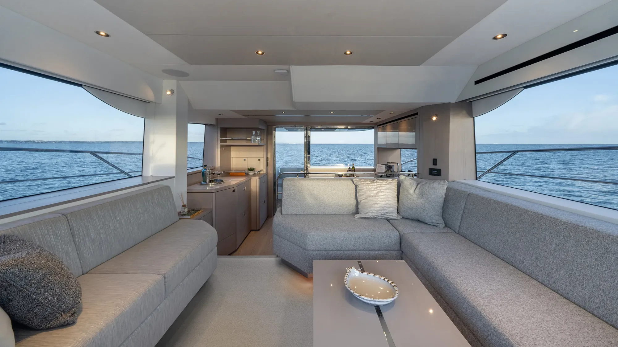 Sunseeker Manhattan 56 — photo 3 of 30