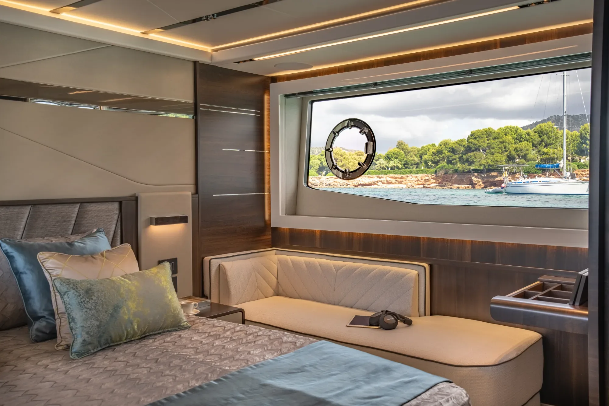 Sunseeker 65 Sport Yacht