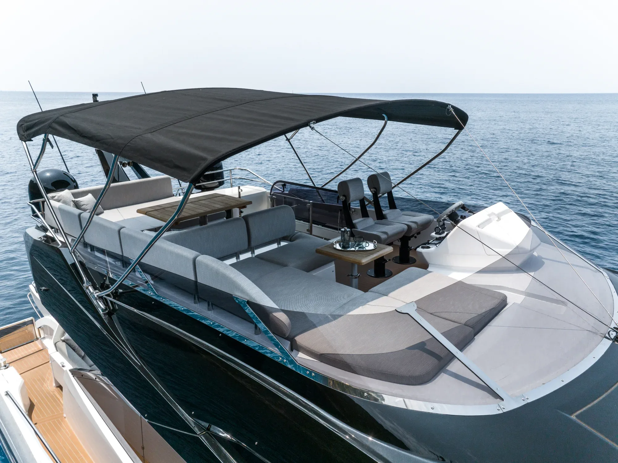 Sunseeker 75 Sport Yacht — photo 3 of 30