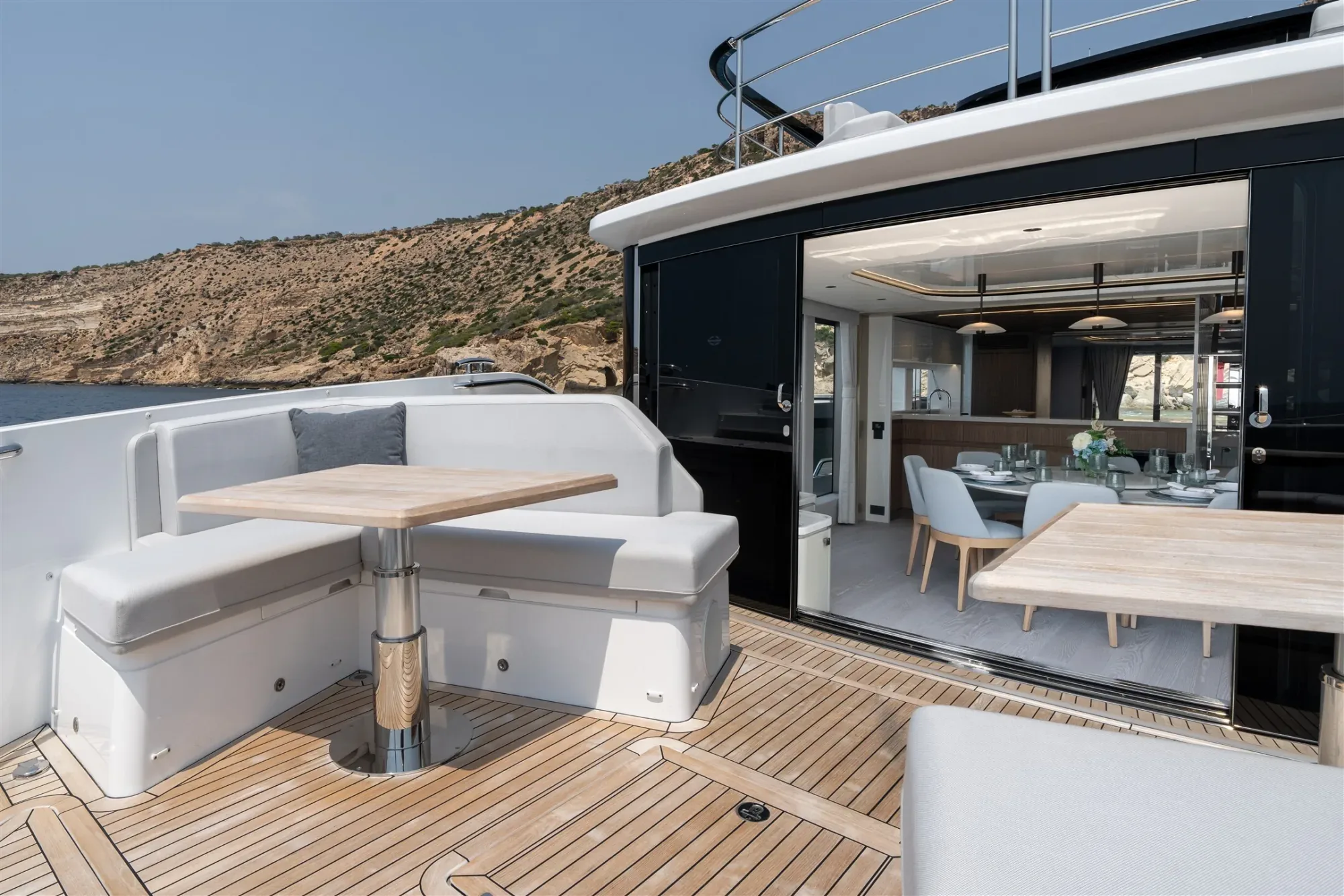 Sunseeker 82 Ocean — photo 3 of 11