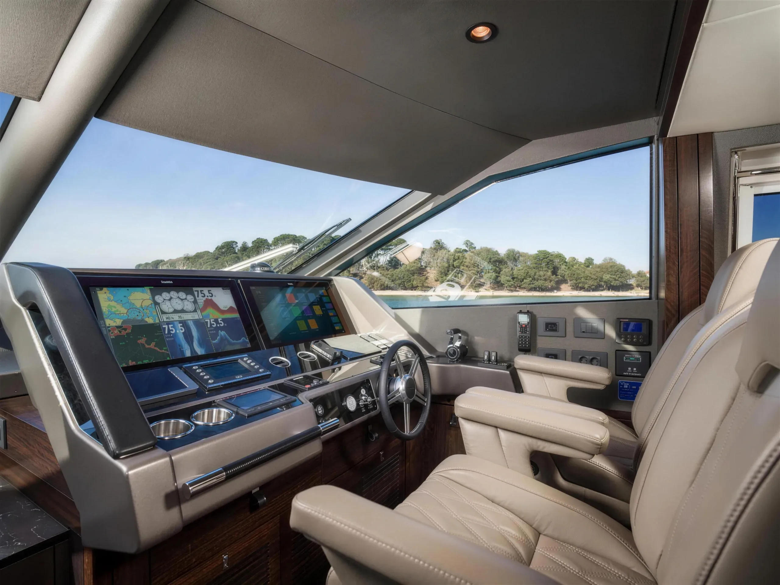 Sunseeker 88 Yacht