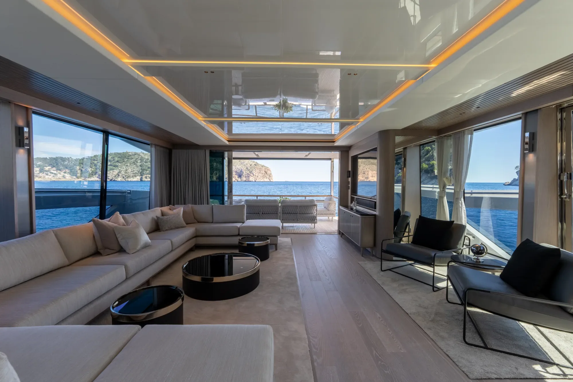 Sunseeker 90 Ocean Enclosed