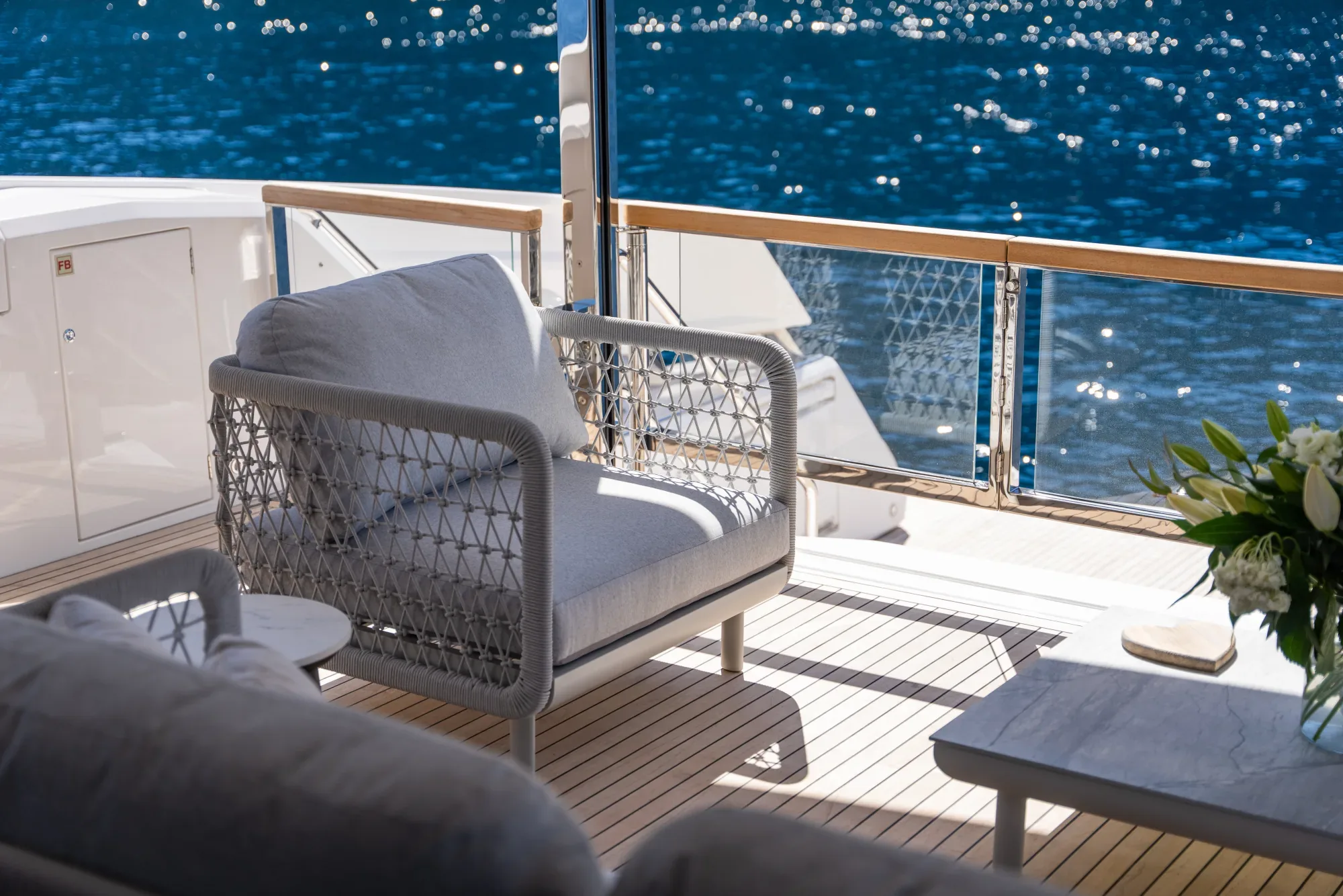 Sunseeker 90 Ocean Enclosed — photo 2 of 13