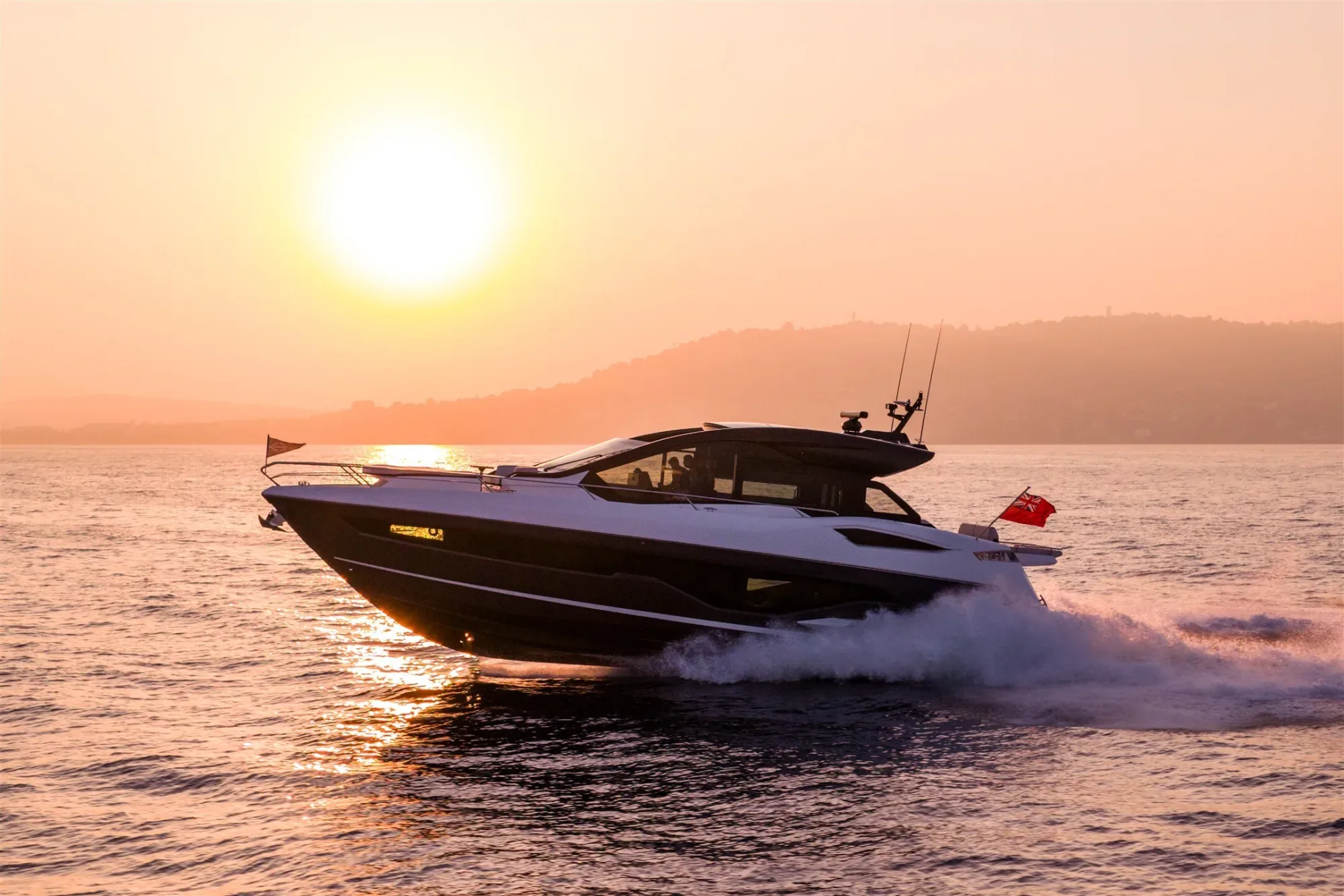 Sunseeker Predator 55 — photo 3 of 30