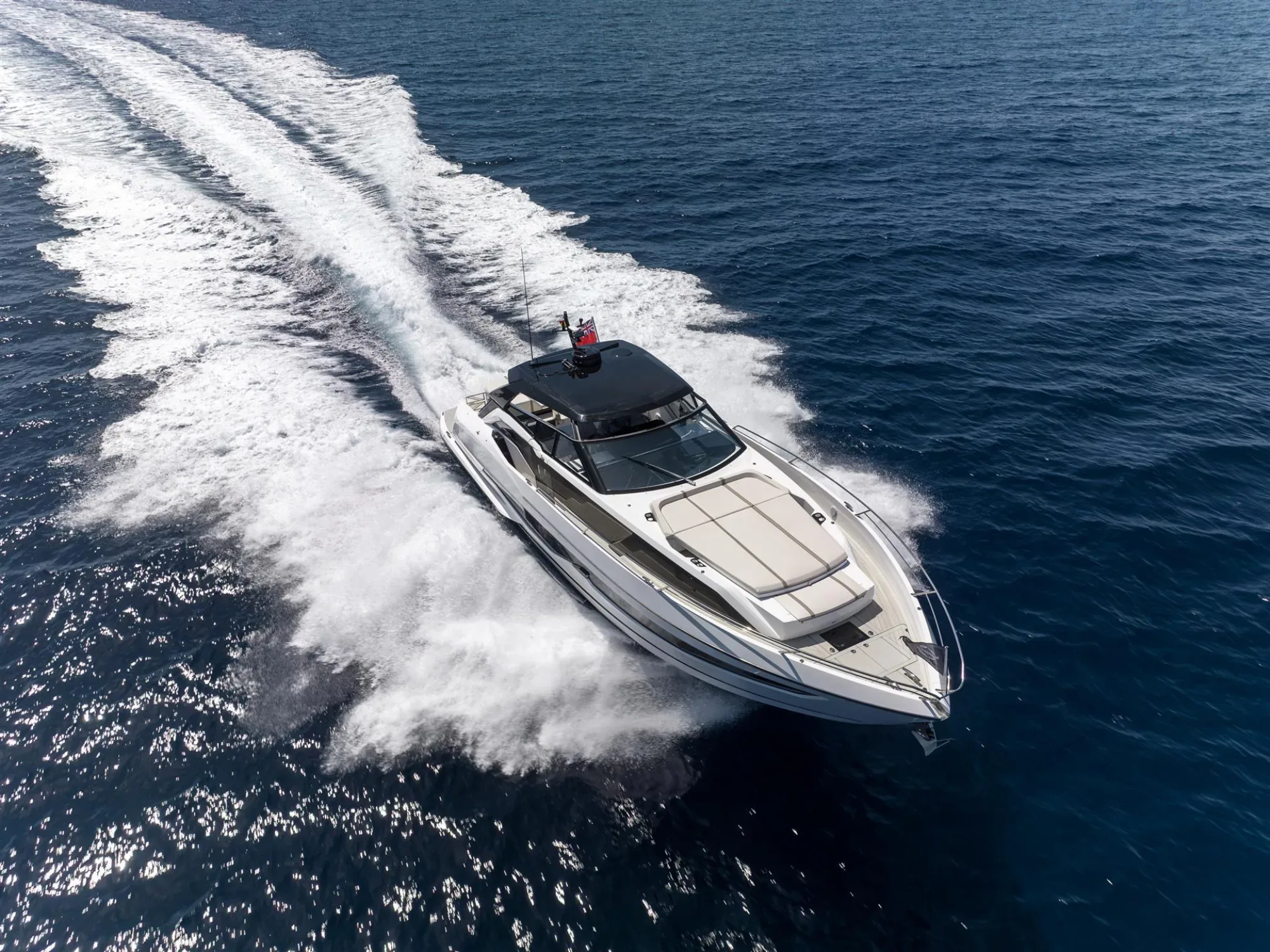 Sunseeker Superhawk 55 — photo 3 of 30